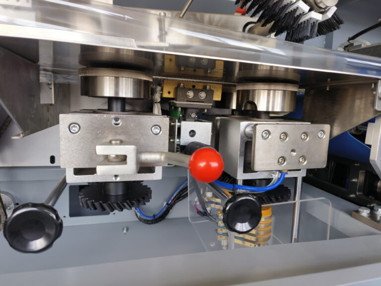 Big Wheel Heating for Middle Seal--Better and More Secure Sealing